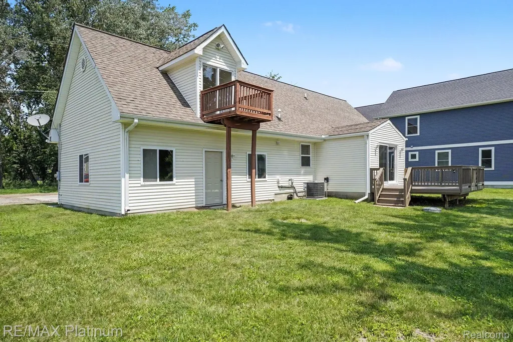 11624 Island Court Hartland Township MI 48353