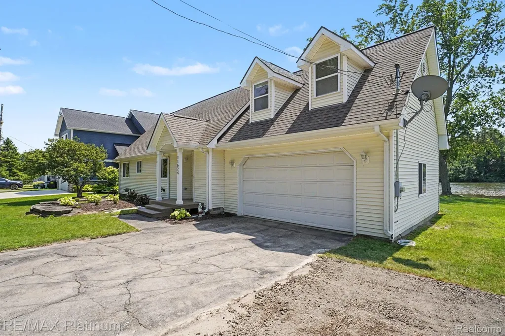 11624 Island Court Hartland Township MI 48353