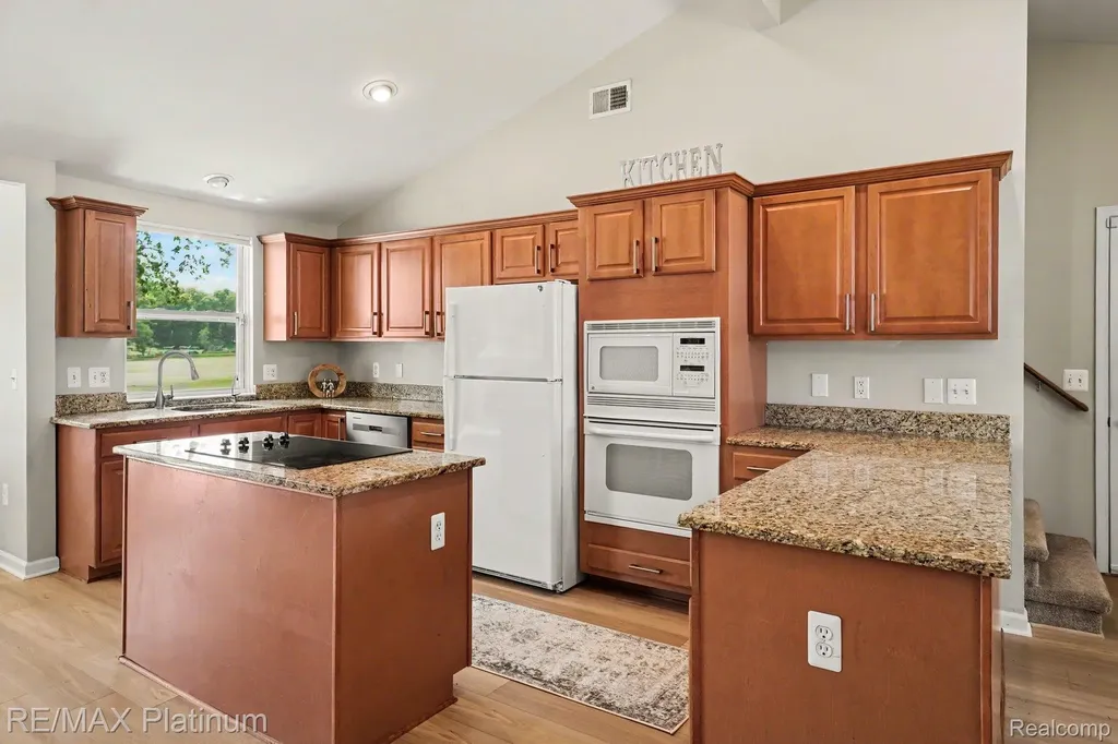 11624 Island Court Hartland Township MI 48353