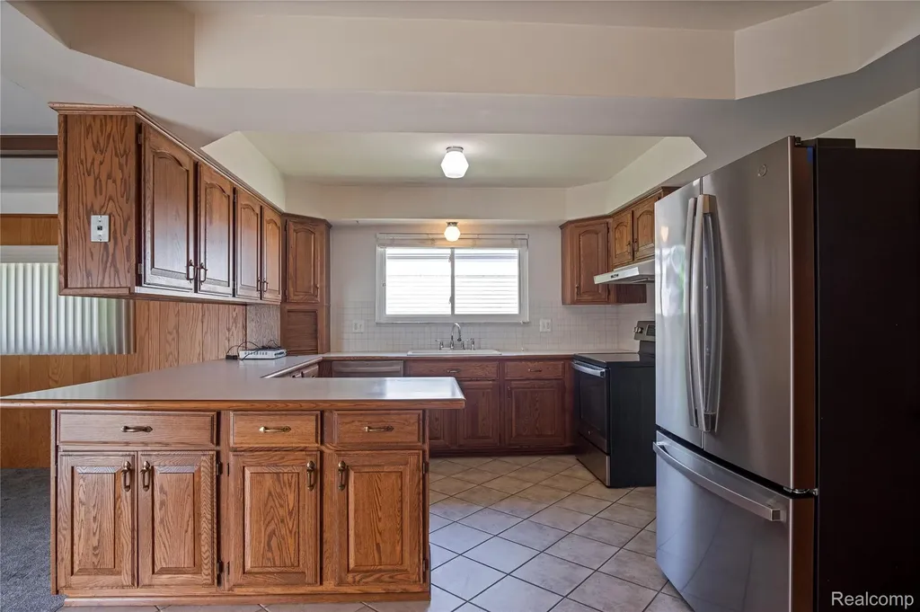 12398 Deming Drive Sterling Heights City MI 48312
