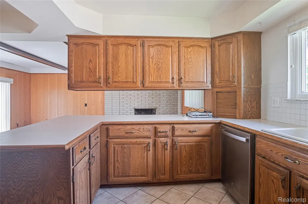 12398 Deming Drive Sterling Heights City MI 48312