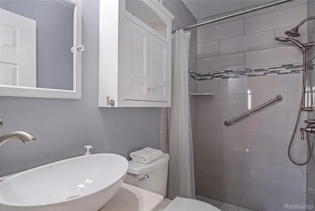 12398 Deming Drive Sterling Heights City MI 48312