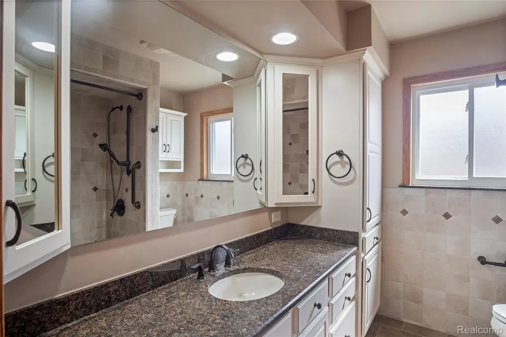 12398 Deming Drive Sterling Heights City MI 48312