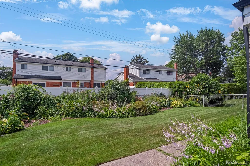 12398 Deming Drive Sterling Heights City MI 48312