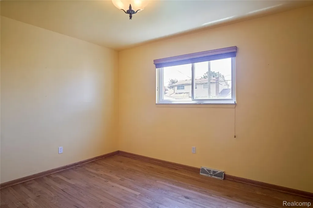 12398 Deming Drive Sterling Heights City MI 48312