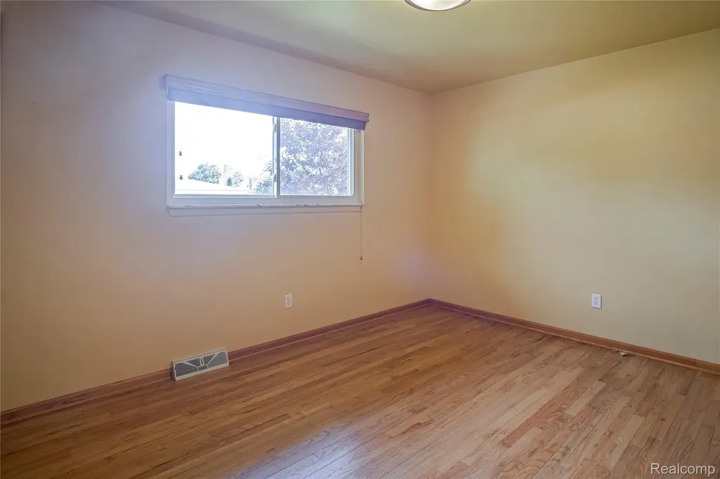 12398 Deming Drive Sterling Heights City MI 48312