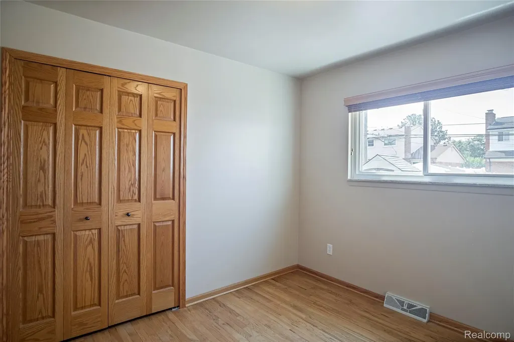 12398 Deming Drive Sterling Heights City MI 48312