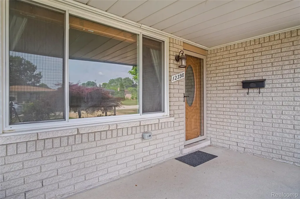 12398 Deming Drive Sterling Heights City MI 48312