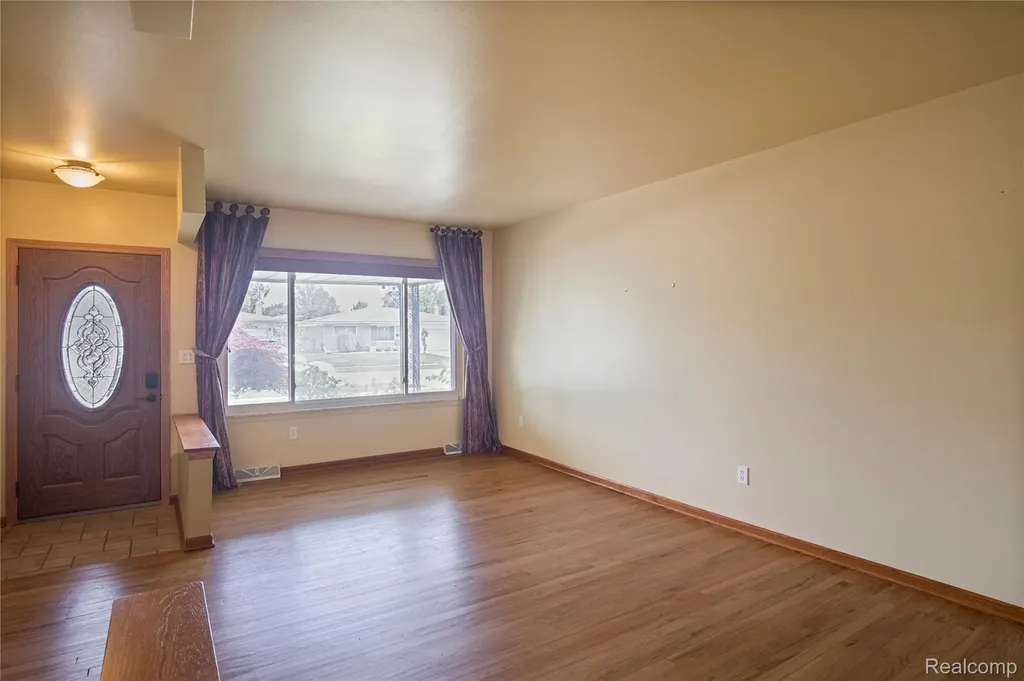 12398 Deming Drive Sterling Heights City MI 48312