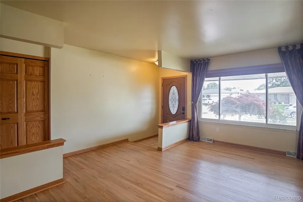 12398 Deming Drive Sterling Heights City MI 48312