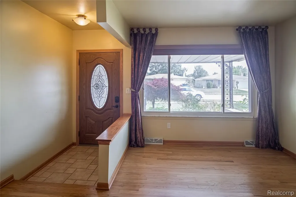12398 Deming Drive Sterling Heights City MI 48312