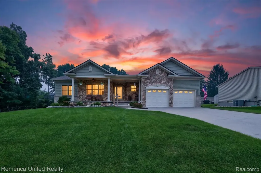 6169 Bay Court Waterford Charter Township MI 48327