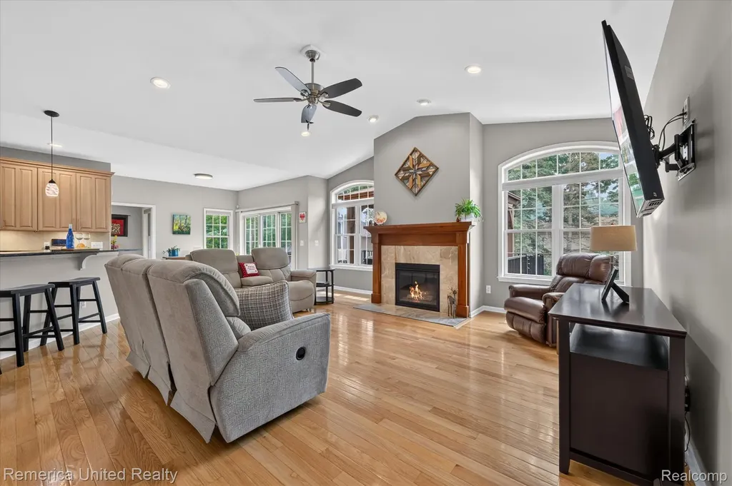 6169 Bay Court Waterford Charter Township MI 48327