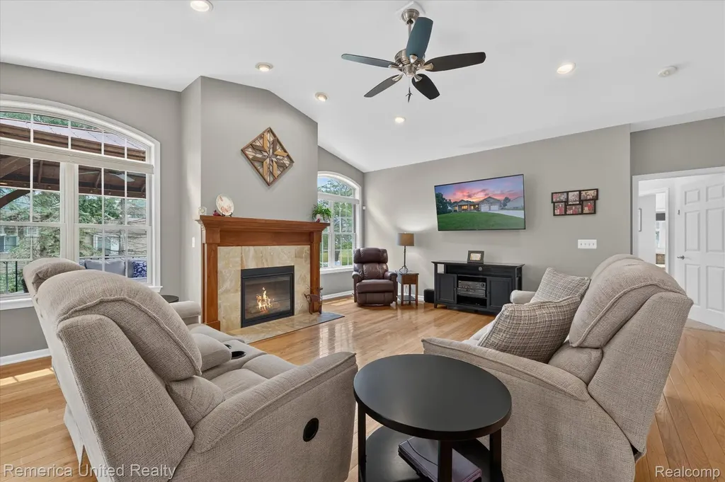 6169 Bay Court Waterford Charter Township MI 48327