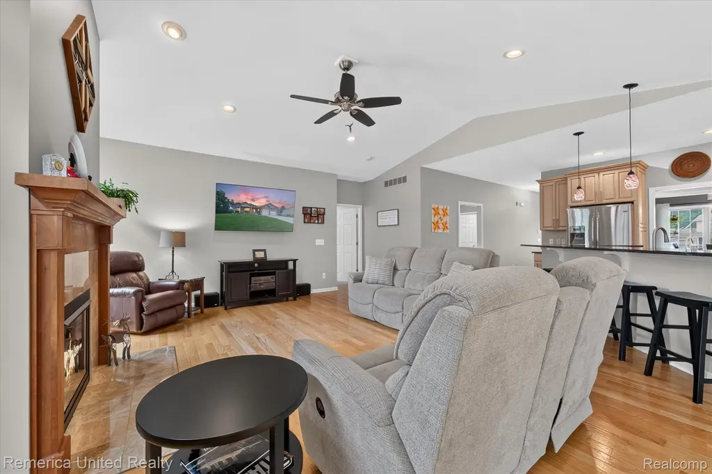 6169 Bay Court Waterford Charter Township MI 48327