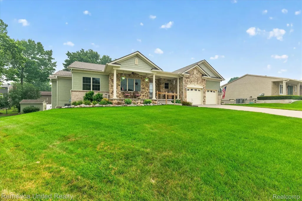 6169 Bay Court Waterford Charter Township MI 48327