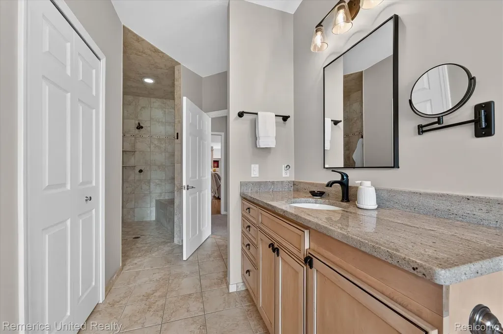 6169 Bay Court Waterford Charter Township MI 48327