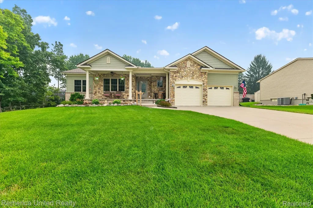 6169 Bay Court Waterford Charter Township MI 48327