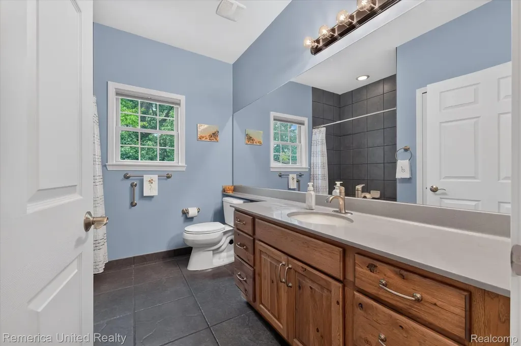 6169 Bay Court Waterford Charter Township MI 48327