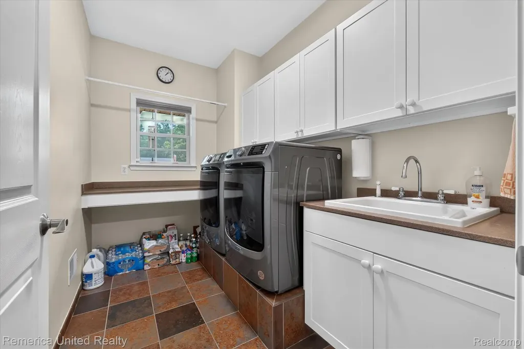 6169 Bay Court Waterford Charter Township MI 48327