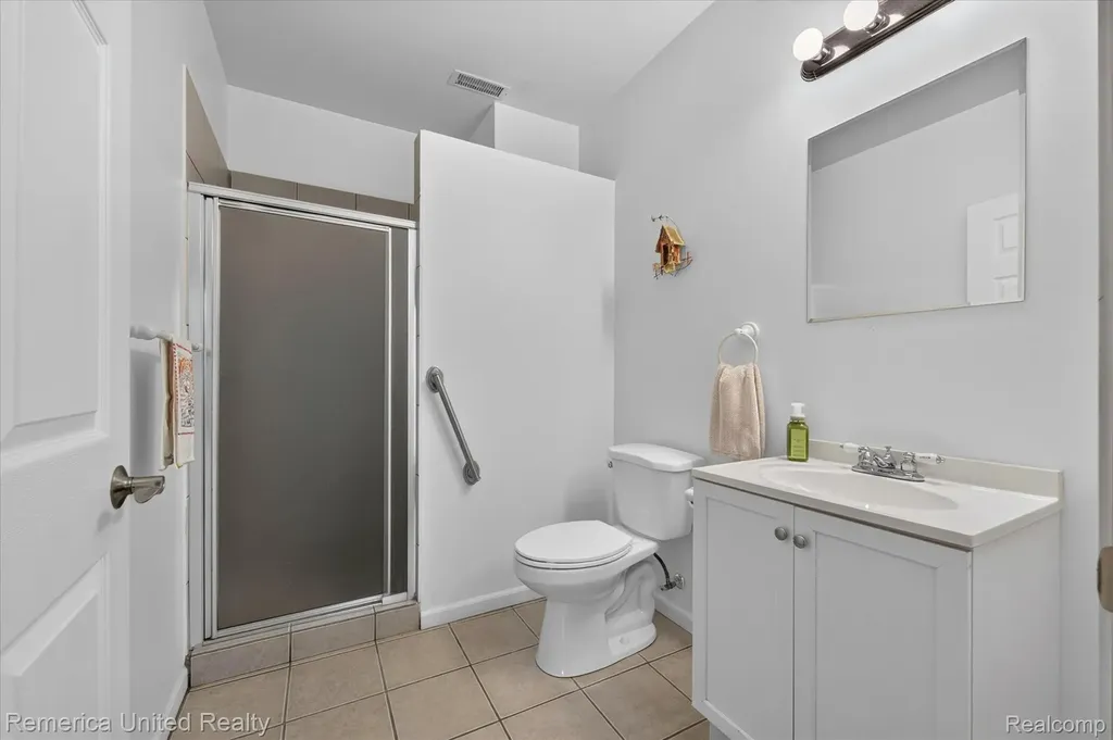 6169 Bay Court Waterford Charter Township MI 48327