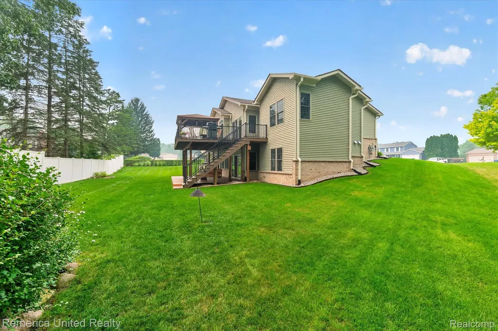 6169 Bay Court Waterford Charter Township MI 48327