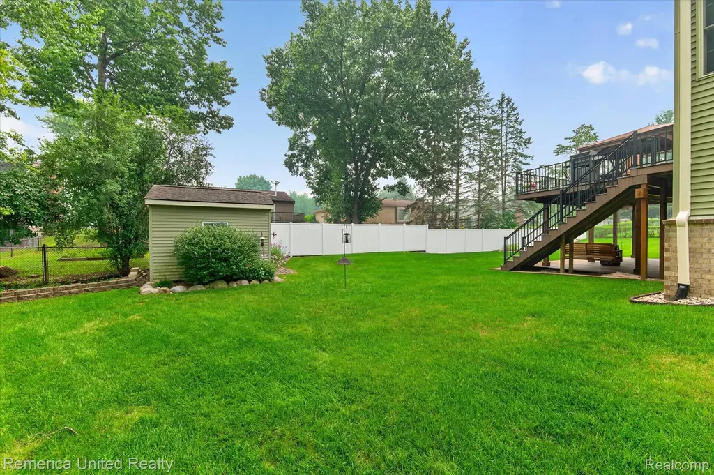 6169 Bay Court Waterford Charter Township MI 48327