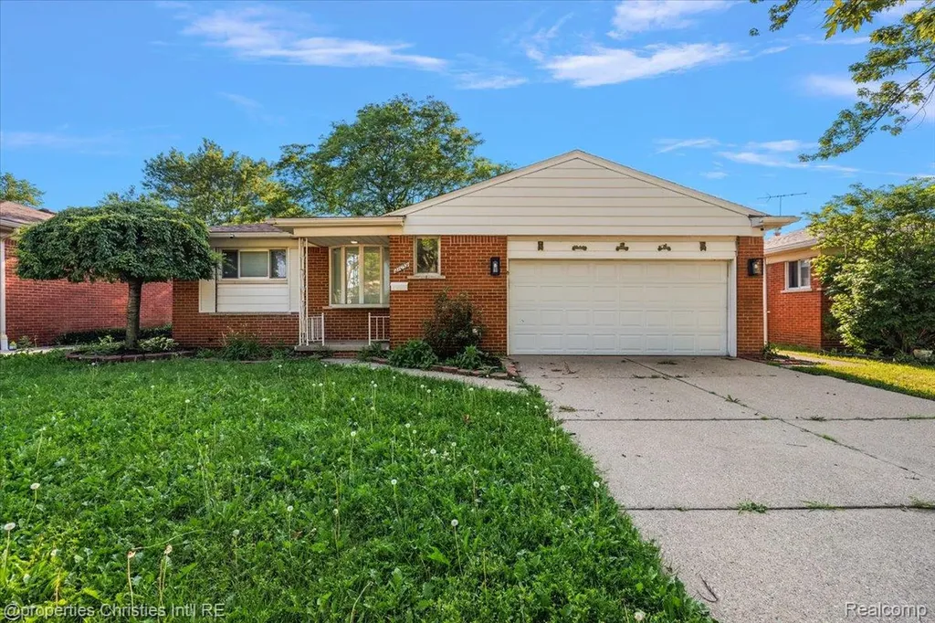 27059 Shackett Avenue Warren City MI 48093