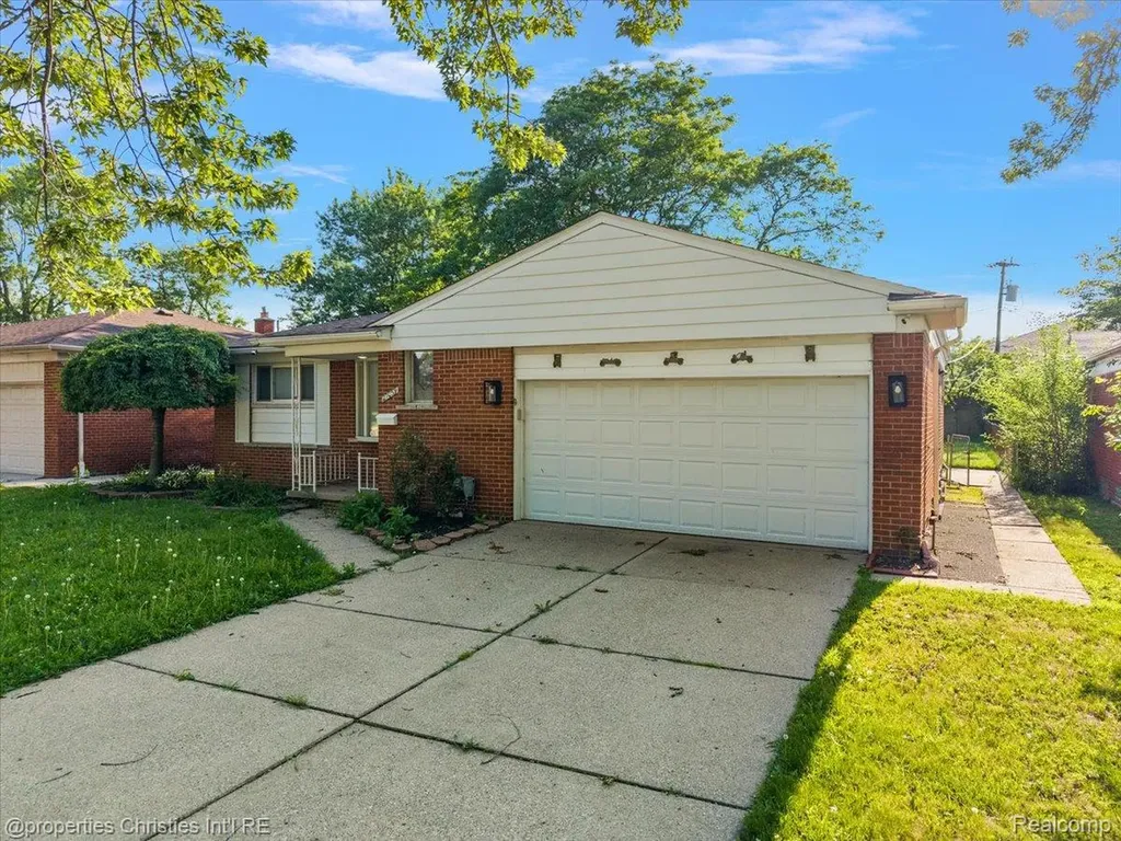 27059 Shackett Avenue Warren City MI 48093