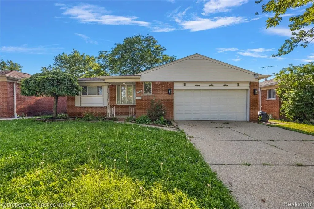 27059 Shackett Avenue Warren City MI 48093
