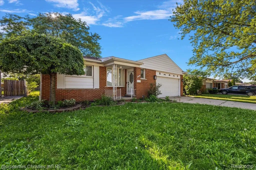 27059 Shackett Avenue Warren City MI 48093