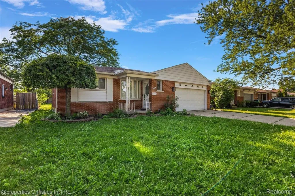 27059 Shackett Avenue Warren City MI 48093