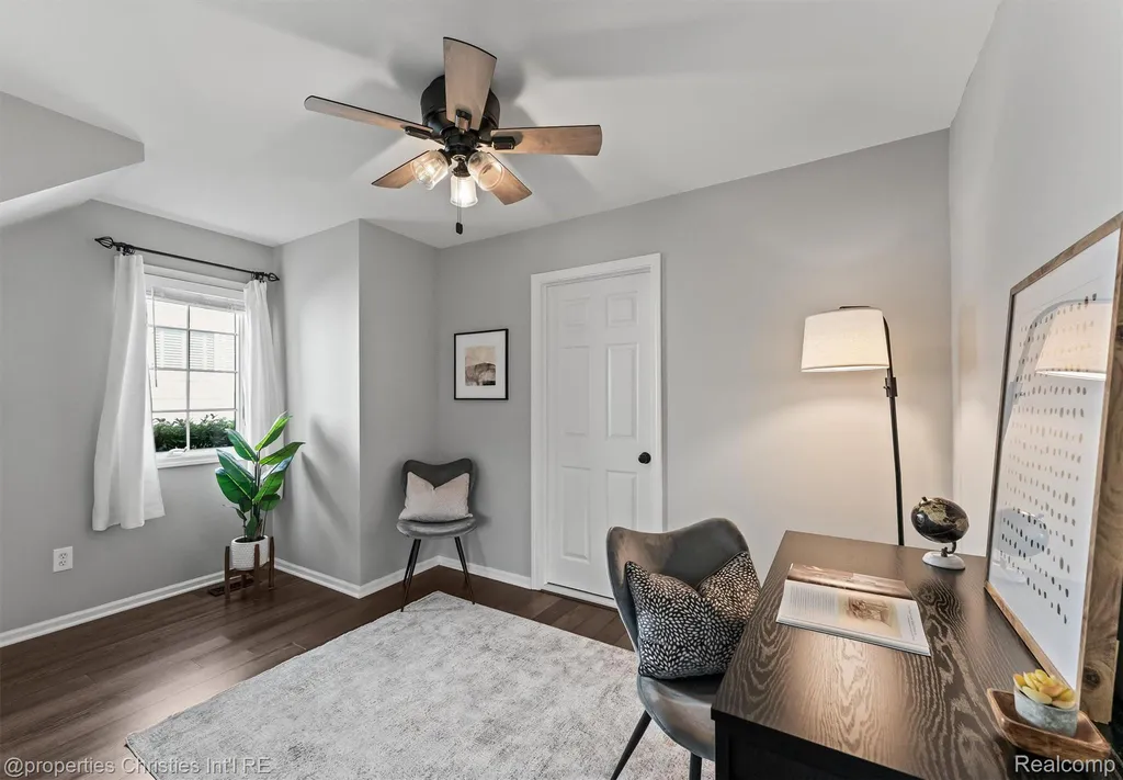 16268 Kirkshire Avenue Beverly Hills Village MI 48025