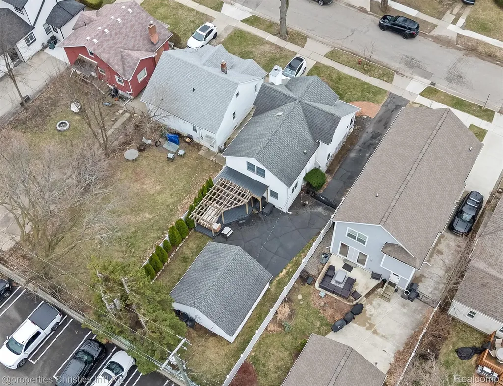 16268 Kirkshire Avenue Beverly Hills Village MI 48025