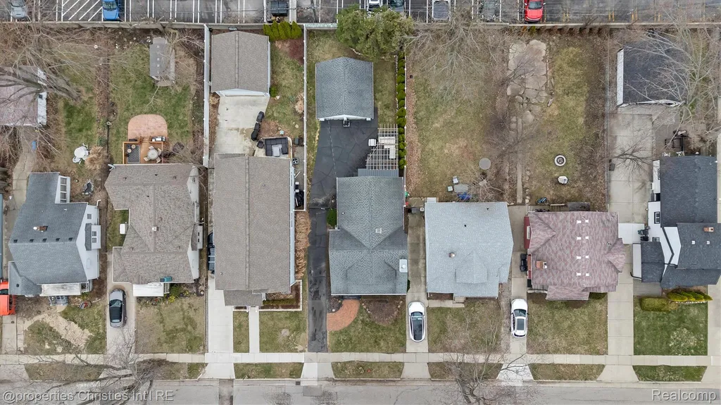 16268 Kirkshire Avenue Beverly Hills Village MI 48025