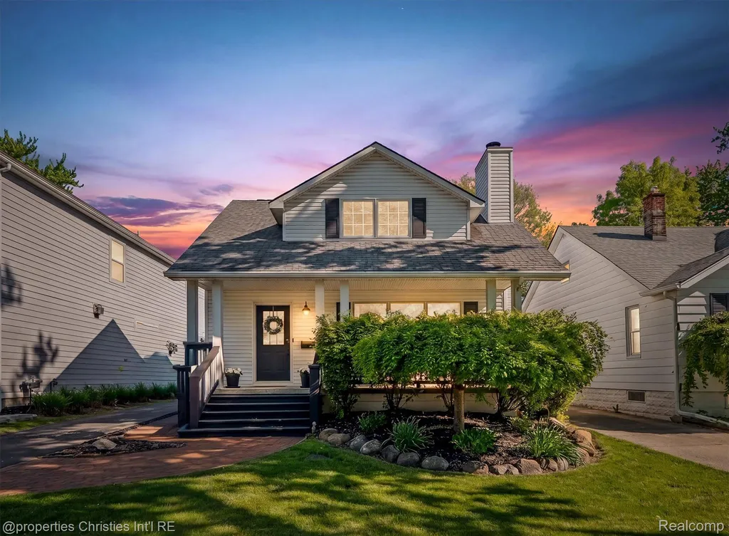 16268 Kirkshire Avenue Beverly Hills Village MI 48025