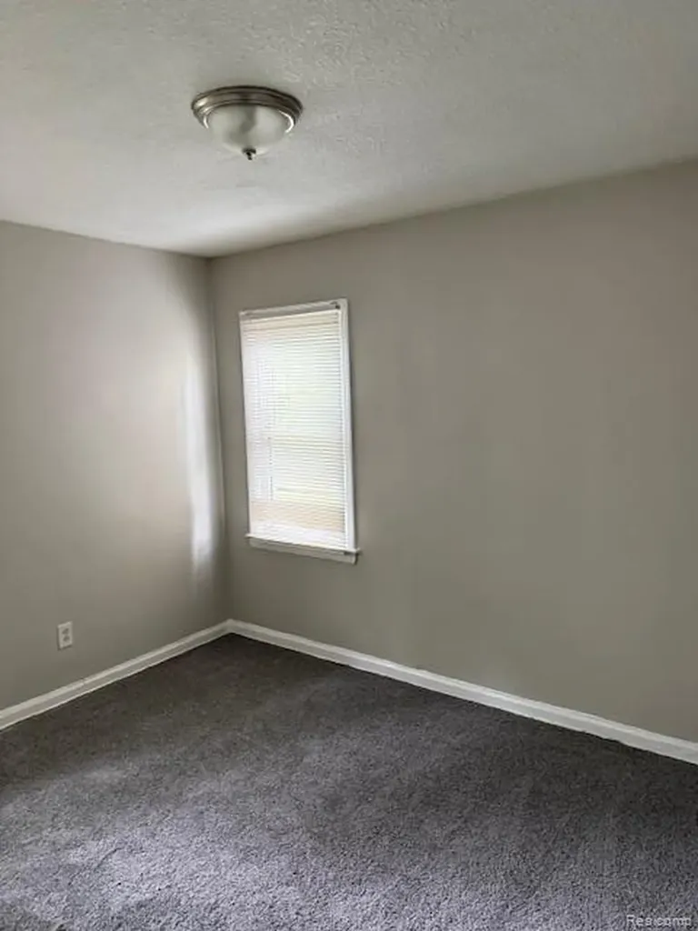 15729 Greenfield Road Detroit City MI 48227