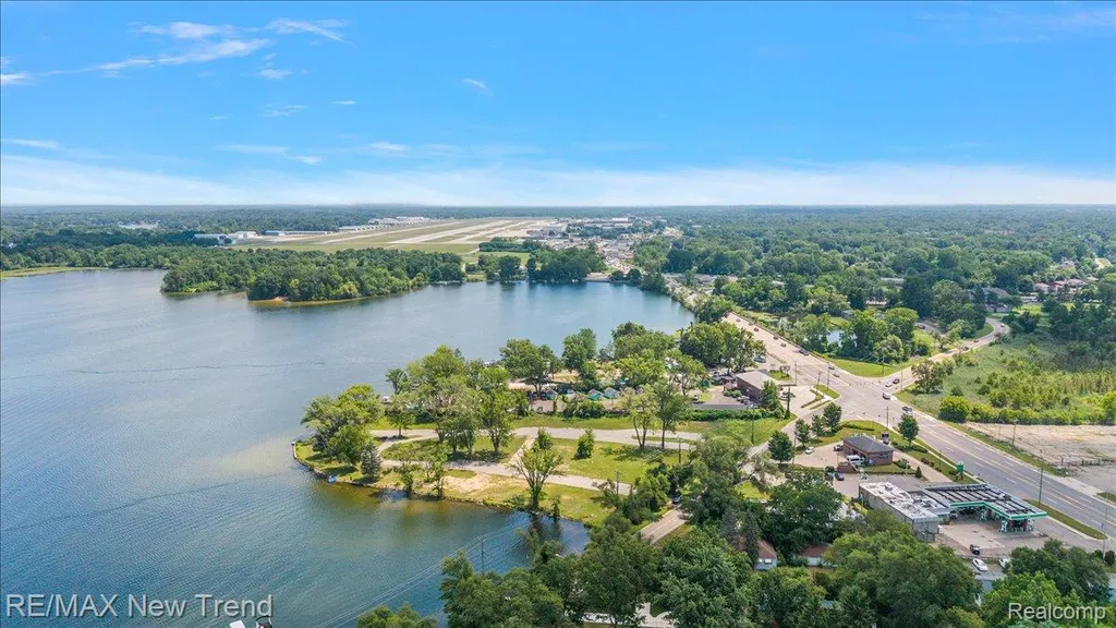 8300 Pontiac Lake Road White Lake Charter Township MI 48386