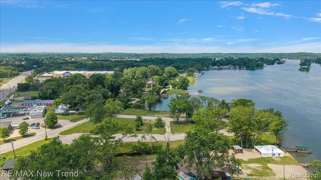 8300 Pontiac Lake Road White Lake Charter Township MI 48386