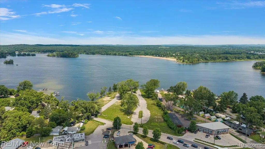 8300 Pontiac Lake Road White Lake Charter Township MI 48386