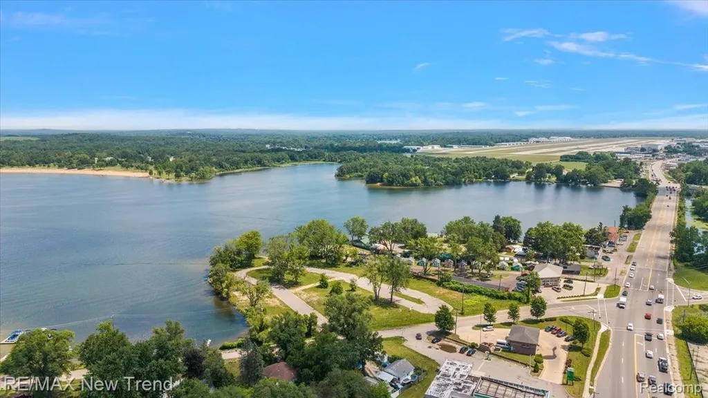 8300 Pontiac Lake Road White Lake Charter Township MI 48386