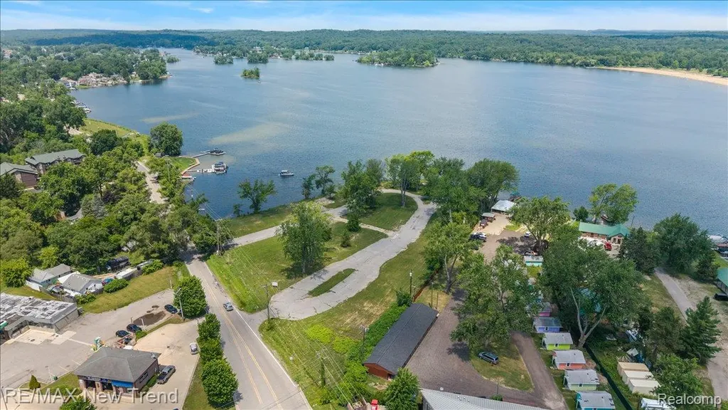 8300 Pontiac Lake Road White Lake Charter Township MI 48386