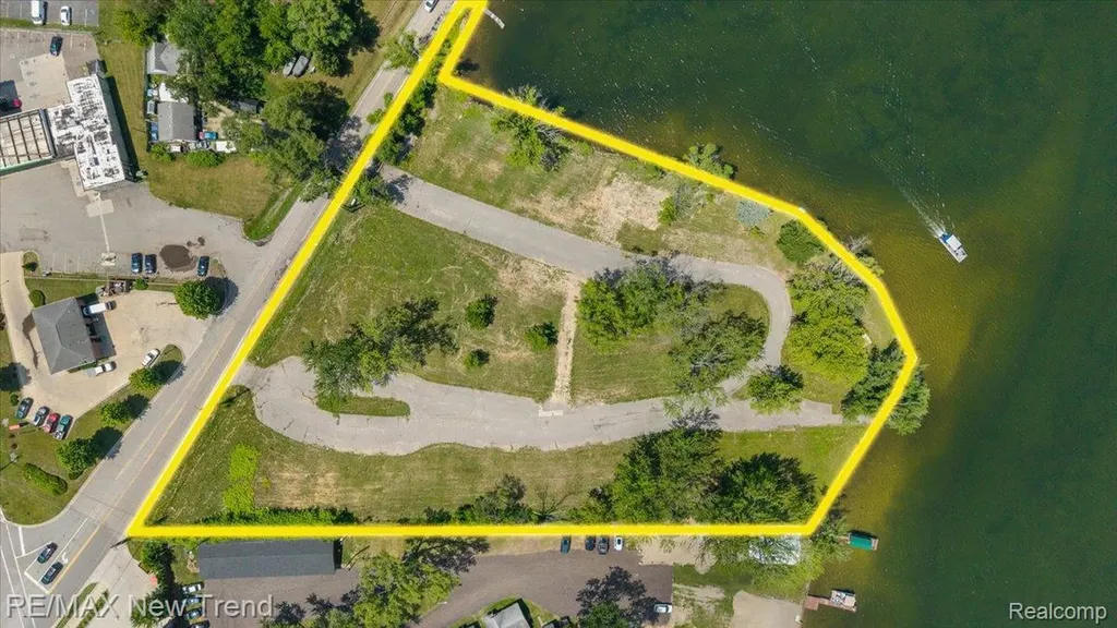 8300 Pontiac Lake Road White Lake Charter Township MI 48386