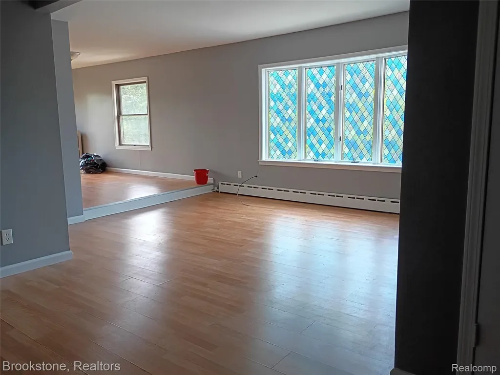 510 Pleasant Street Charlotte City MI 48813