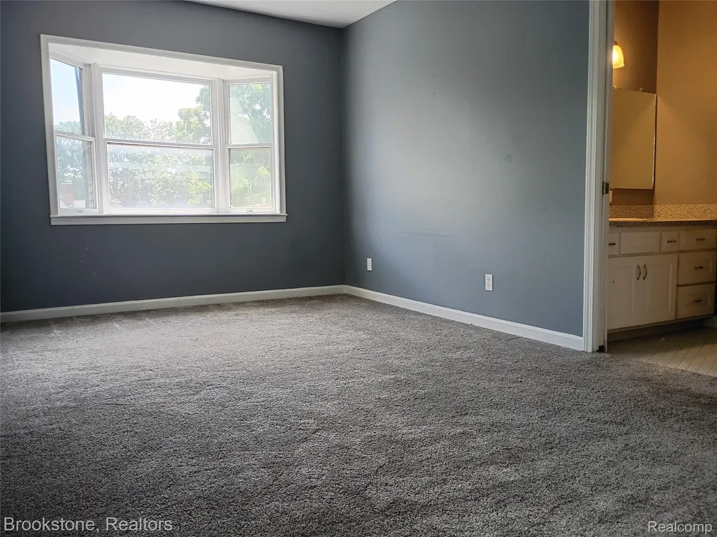 510 Pleasant Street Charlotte City MI 48813