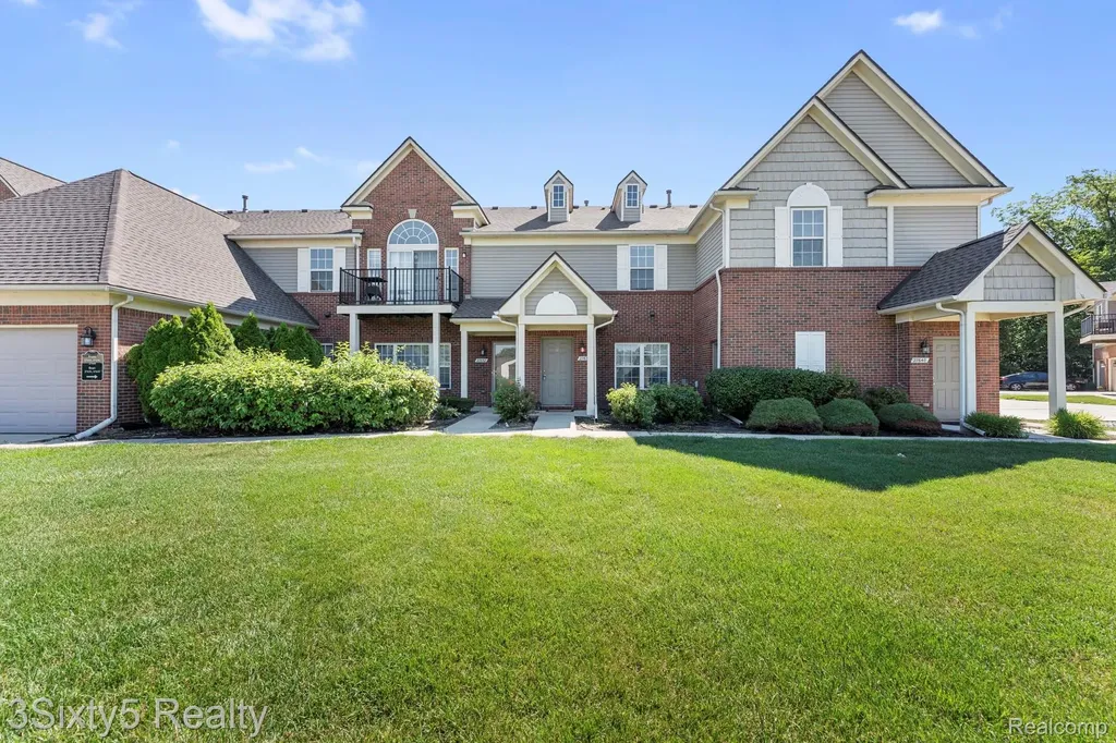 27636 Hidden Oaks Drive Brownstown Charter Township MI 48183