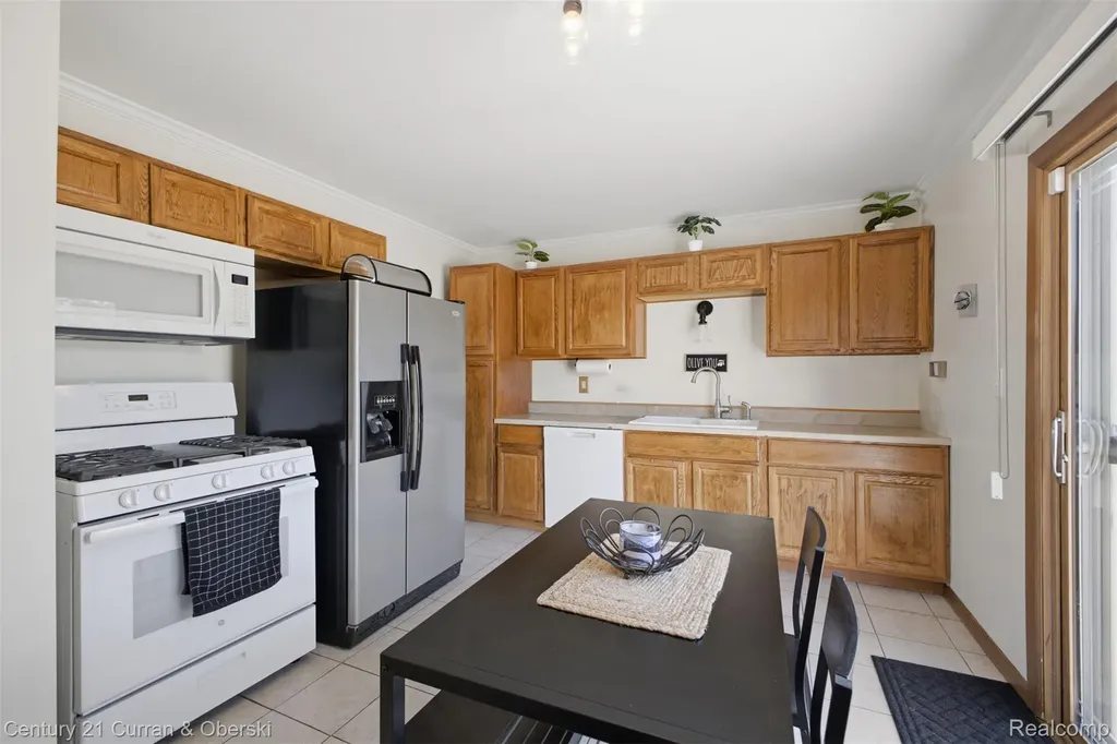 18018 Cloverdale Drive Clinton Charter Township MI 48035