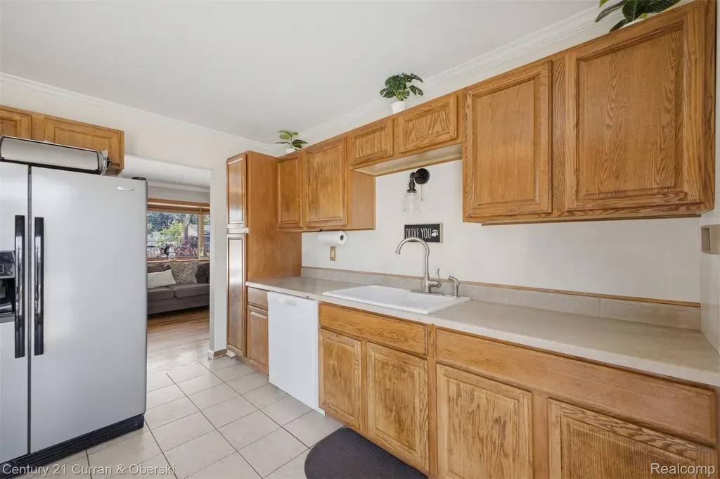 18018 Cloverdale Drive Clinton Charter Township MI 48035