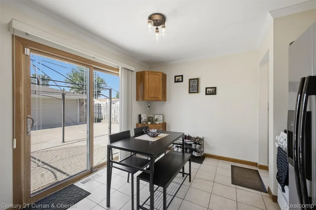 18018 Cloverdale Drive Clinton Charter Township MI 48035