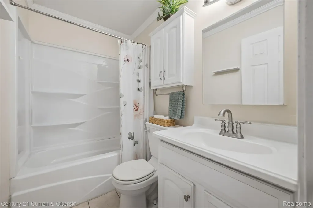 18018 Cloverdale Drive Clinton Charter Township MI 48035